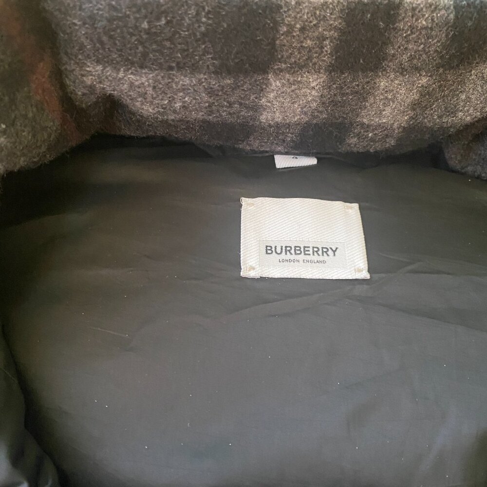 Burberry Down Black Puffer Coat w/ Detachable Sleeves - Men's Large (NWOT) - Picture 6 of 7
